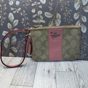 Coach Cream/Tan &‎ Pink Signature Stripe Corner Zip Wristlet READ FLAWS